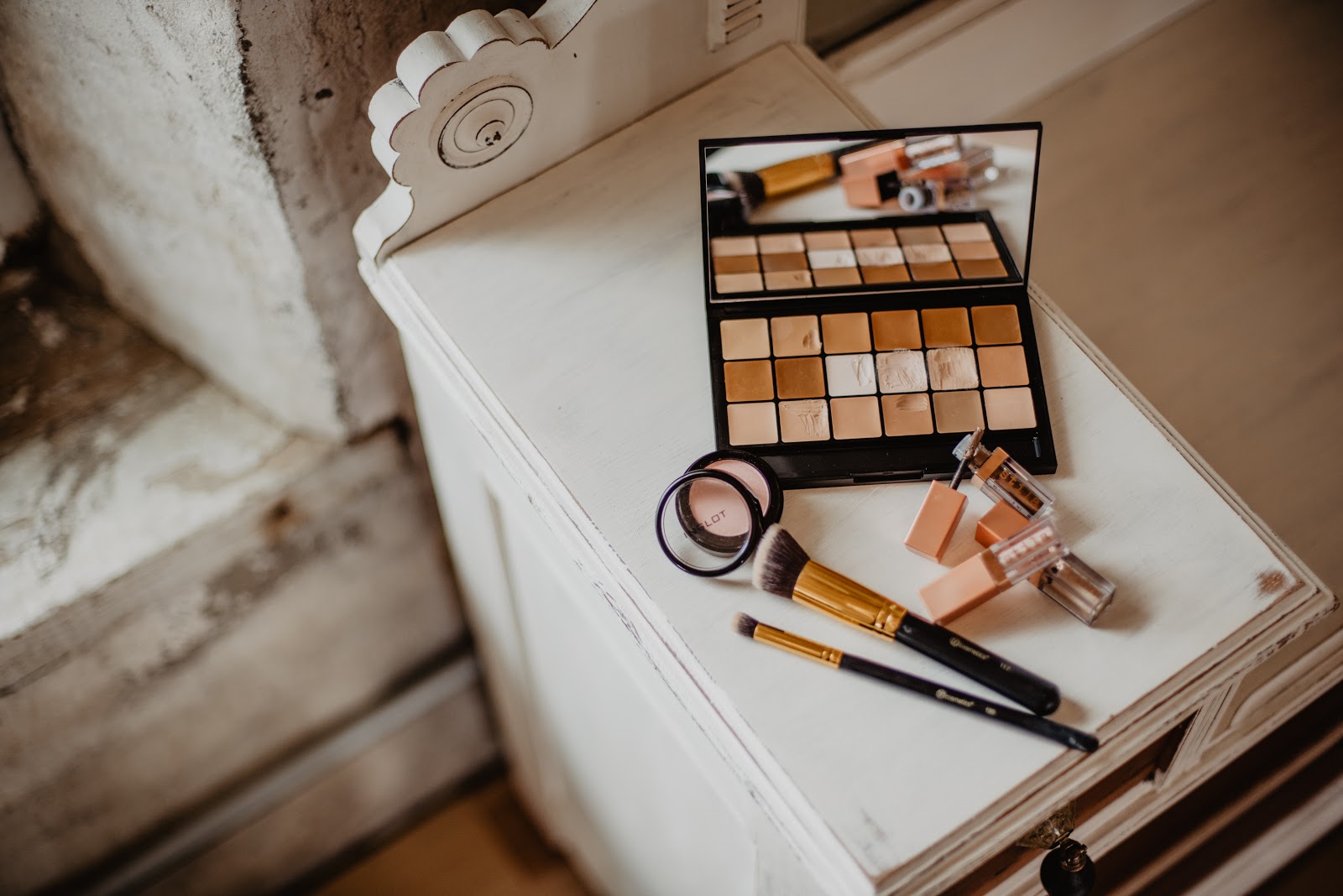 Top 10 Beauty Trends From The Past Decade &bull; 10