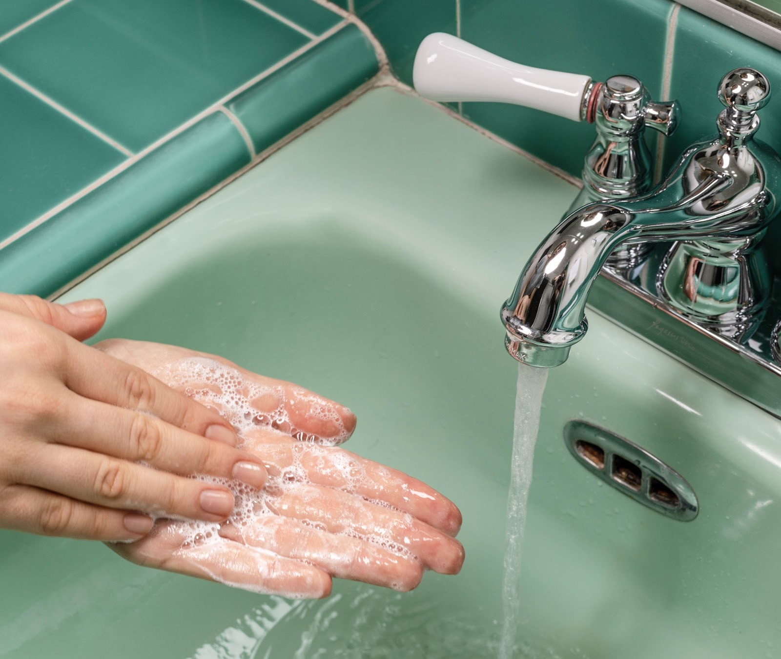 Everything You Need To Know About Double Cleansing &bull; 2